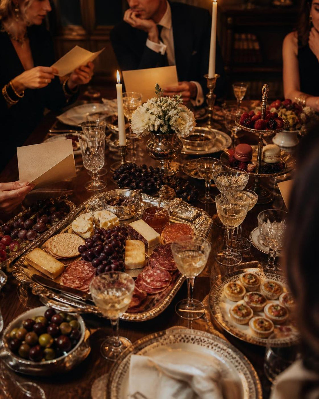 Murder Mystery Without Cooking: Snacks, Finger Food and Suspense